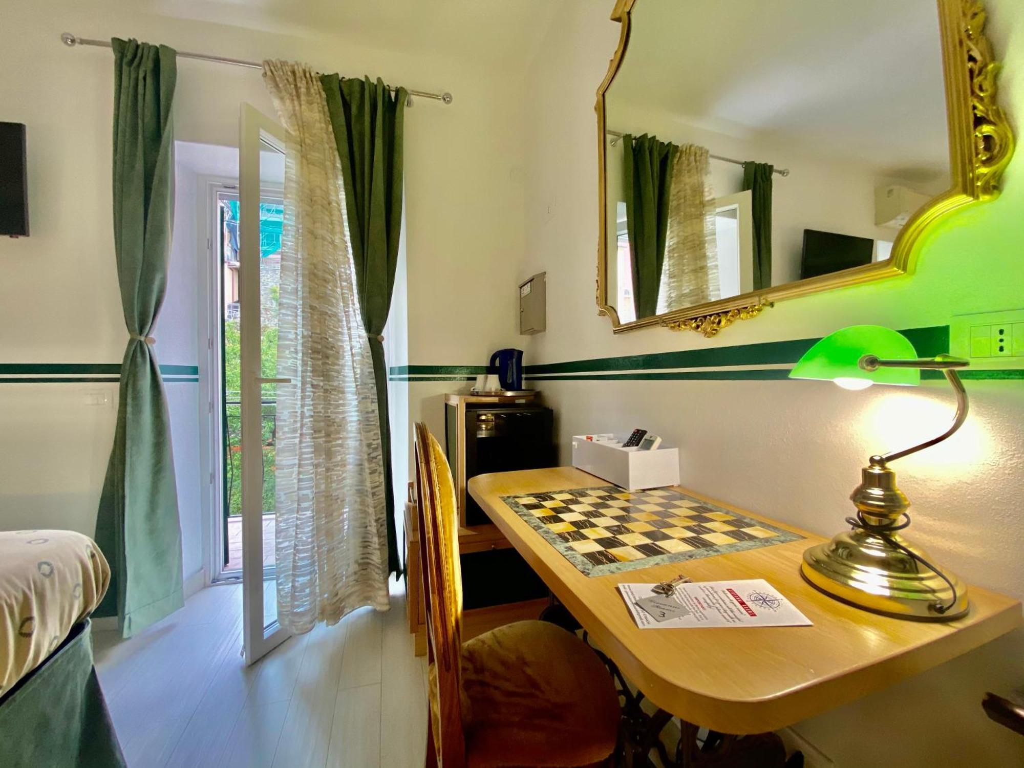 The Manarola Main Plaza Hotel Eksteriør billede