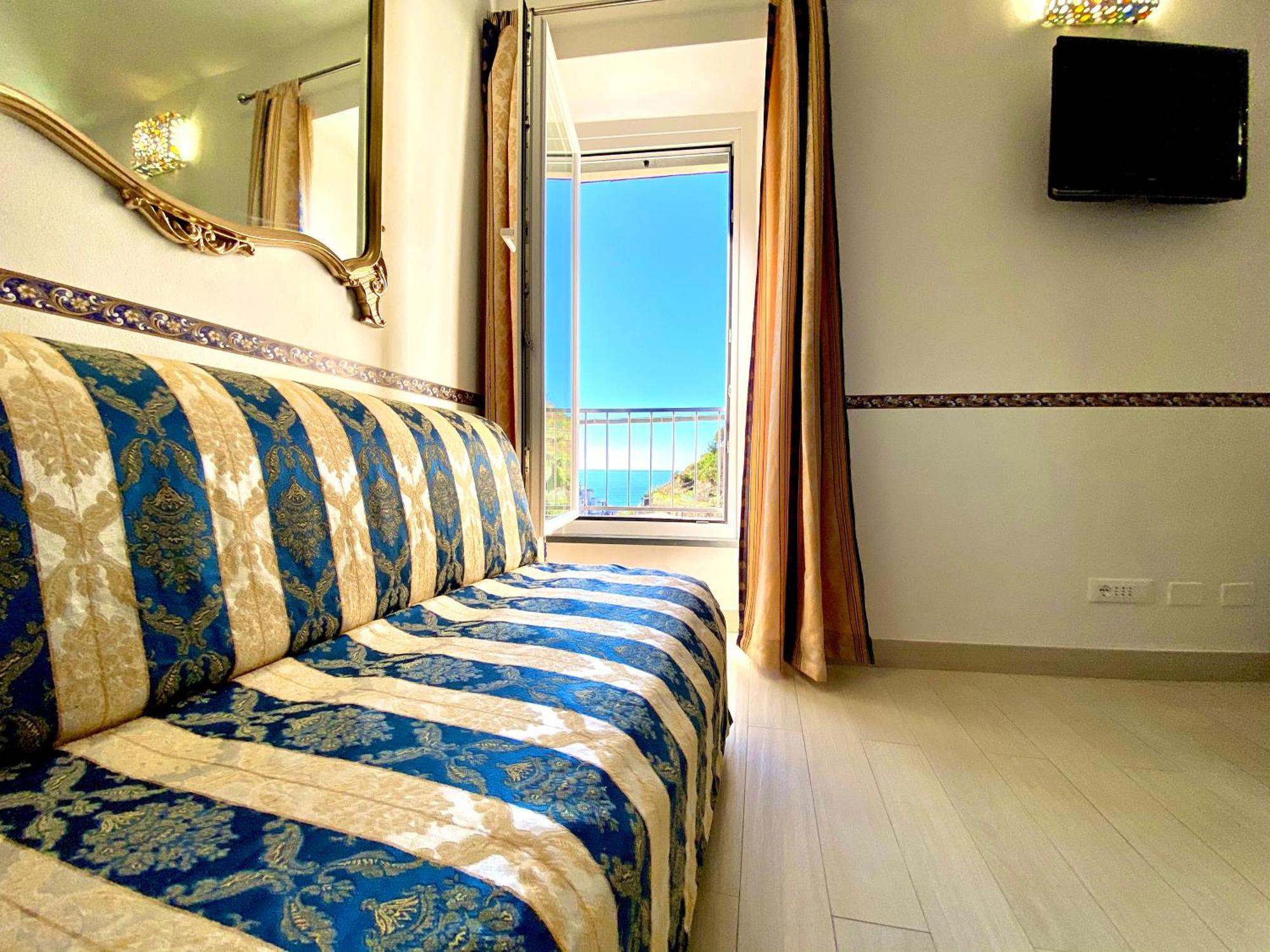The Manarola Main Plaza Hotel Eksteriør billede